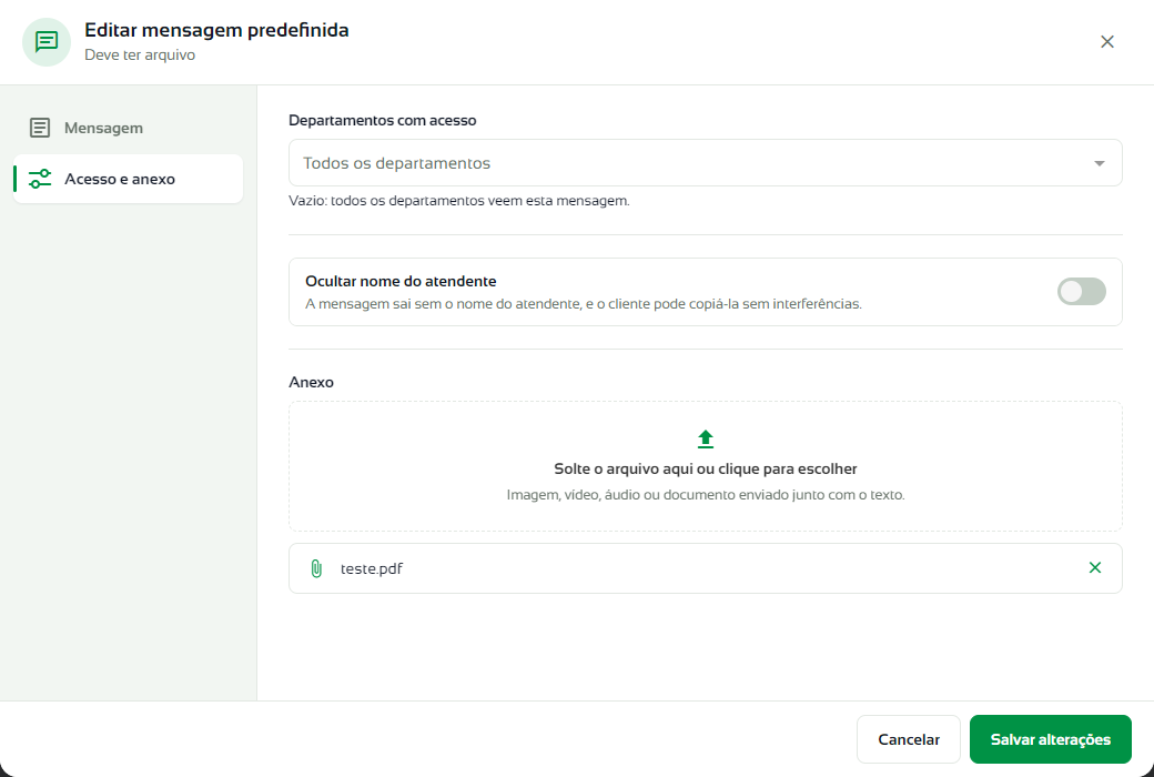 Edição de uma mensagem predefinida com o anexo atual listado abaixo da área de anexo